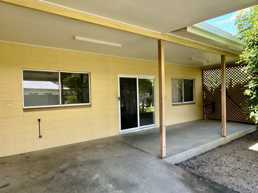 2-Bedroom Unfurnished Unit in Mossman