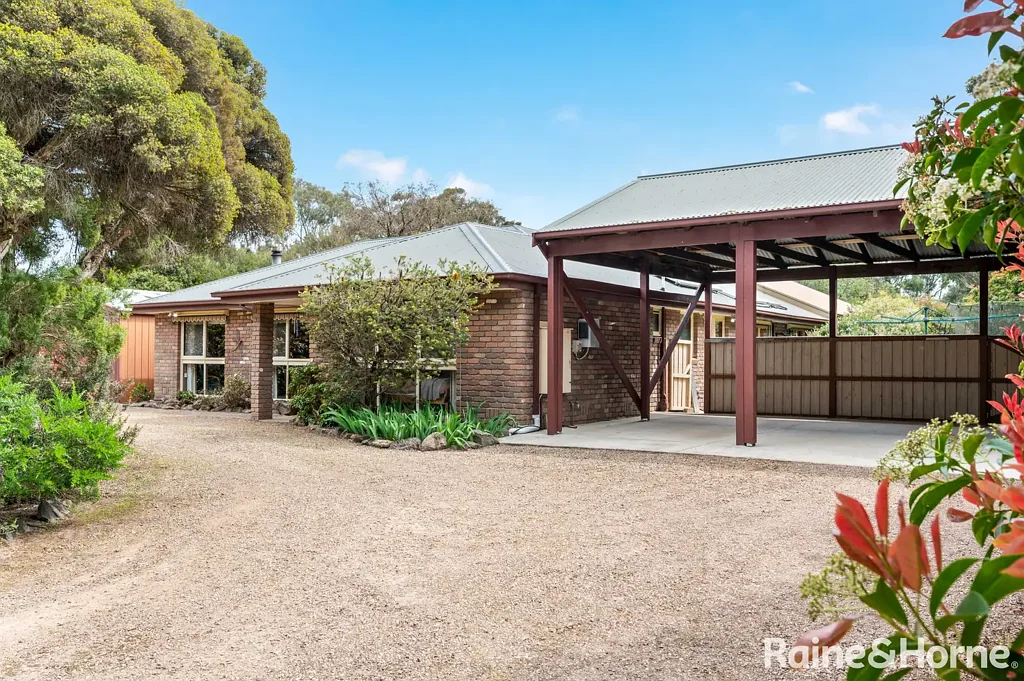 Riddells Creek 5Phòng ngủ Rare Family Flexibility on 6,063m2 (Approx.)