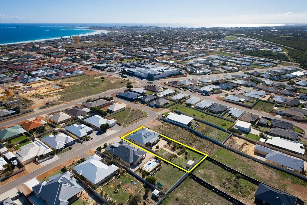 10 Shamrock Street, Wandina, WA 6530