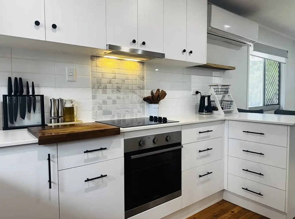 Moranbah 3 Slaapkamer DREAM SHED, DREAM KITCHEN, DREAM LOCATION