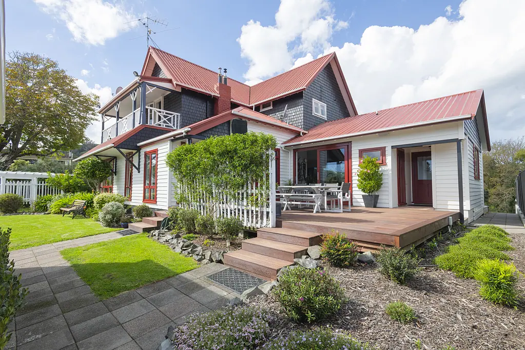 Whataupoko 4ห้องนอน Magnificent family home, prime Grant Rd location