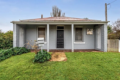 Crookwell 3 Slaapkamer Packed with Potential in a Prime Location