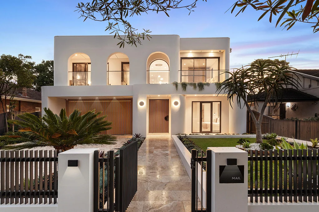 Roseville 5 Bedroom Brand new Palm Springs inspired masterpiece