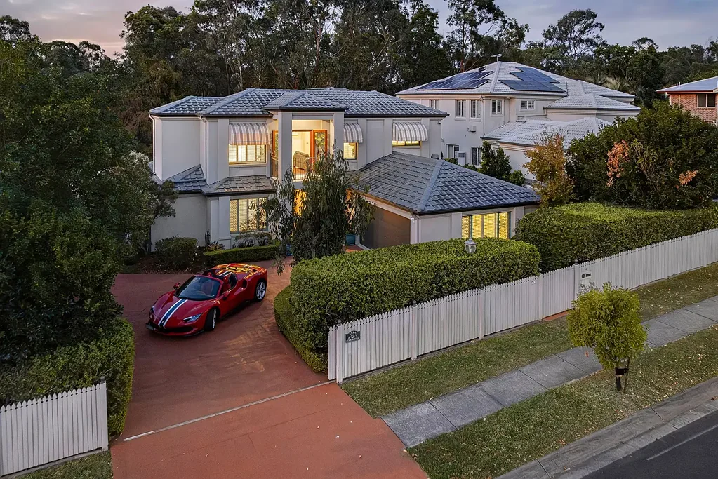 Bridgeman Downs 4房  惊人的，豪华家庭住宅在布里奇曼唐斯  Stunning, Luxury Family home in Bridgeman Downs