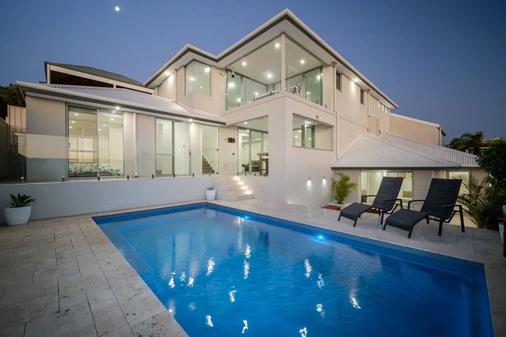 Quinns Rocks 4Habitaciones OUTSTANDING MODERN MASTERPIECE!