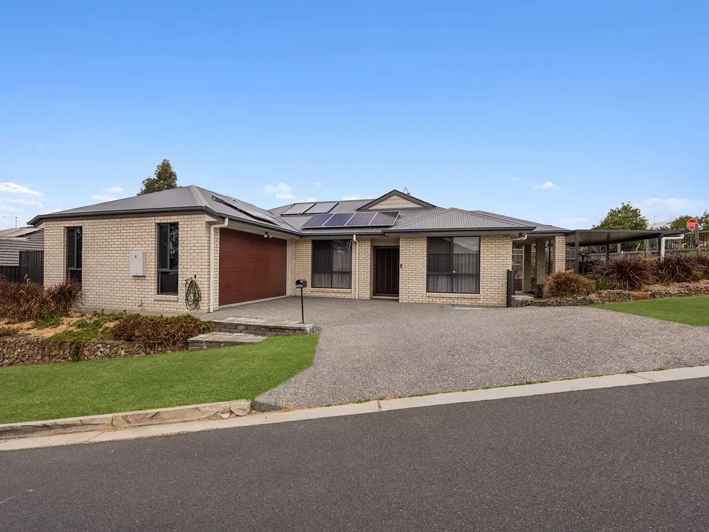 Deebing Heights 4房 Deebing Heights 的舒适、时尚与实用生活 Comfort, Style and Practical Living in Deebing Heights