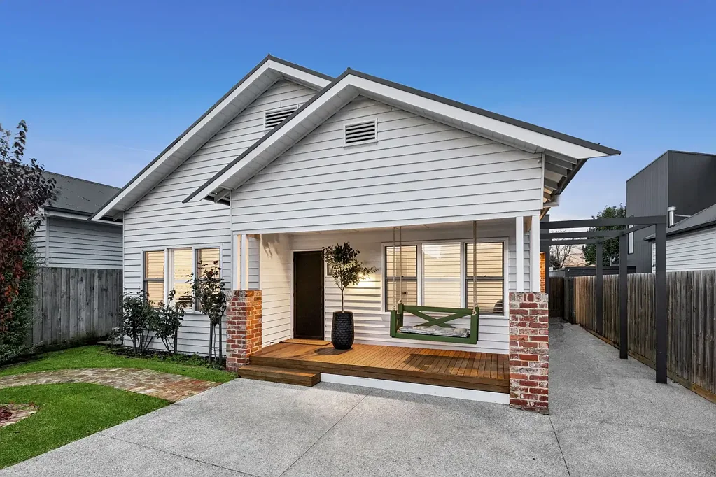 Geelong West 4房  Contemporary Californian Bungalow in the Heart of Geelong West