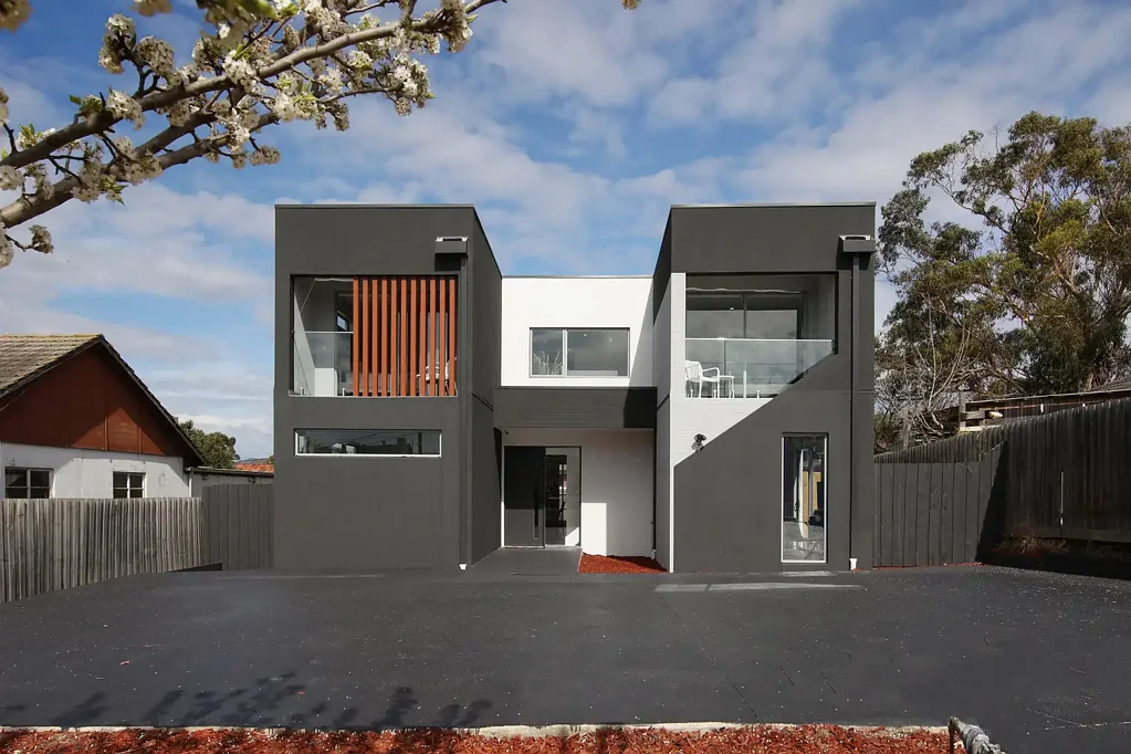 BRAND NEW FULLY FURNISHED, DESIGNER STUDIO ROOMS – BILLS INCLUDED!
