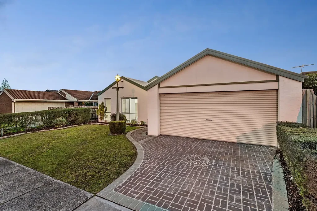 33 County Drive, Berwick, VIC 3806
