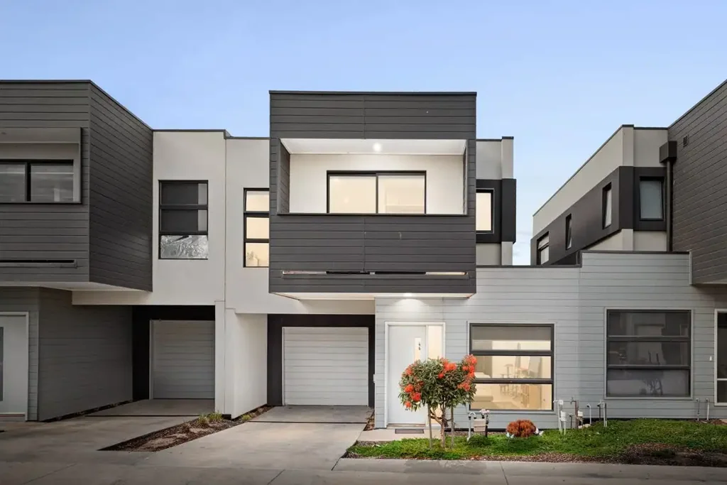 Modern 3-Bedroom Townhouse in Prime Werribee Location