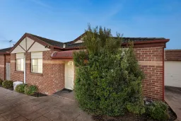 2/38 McNamara Avenue, Airport West