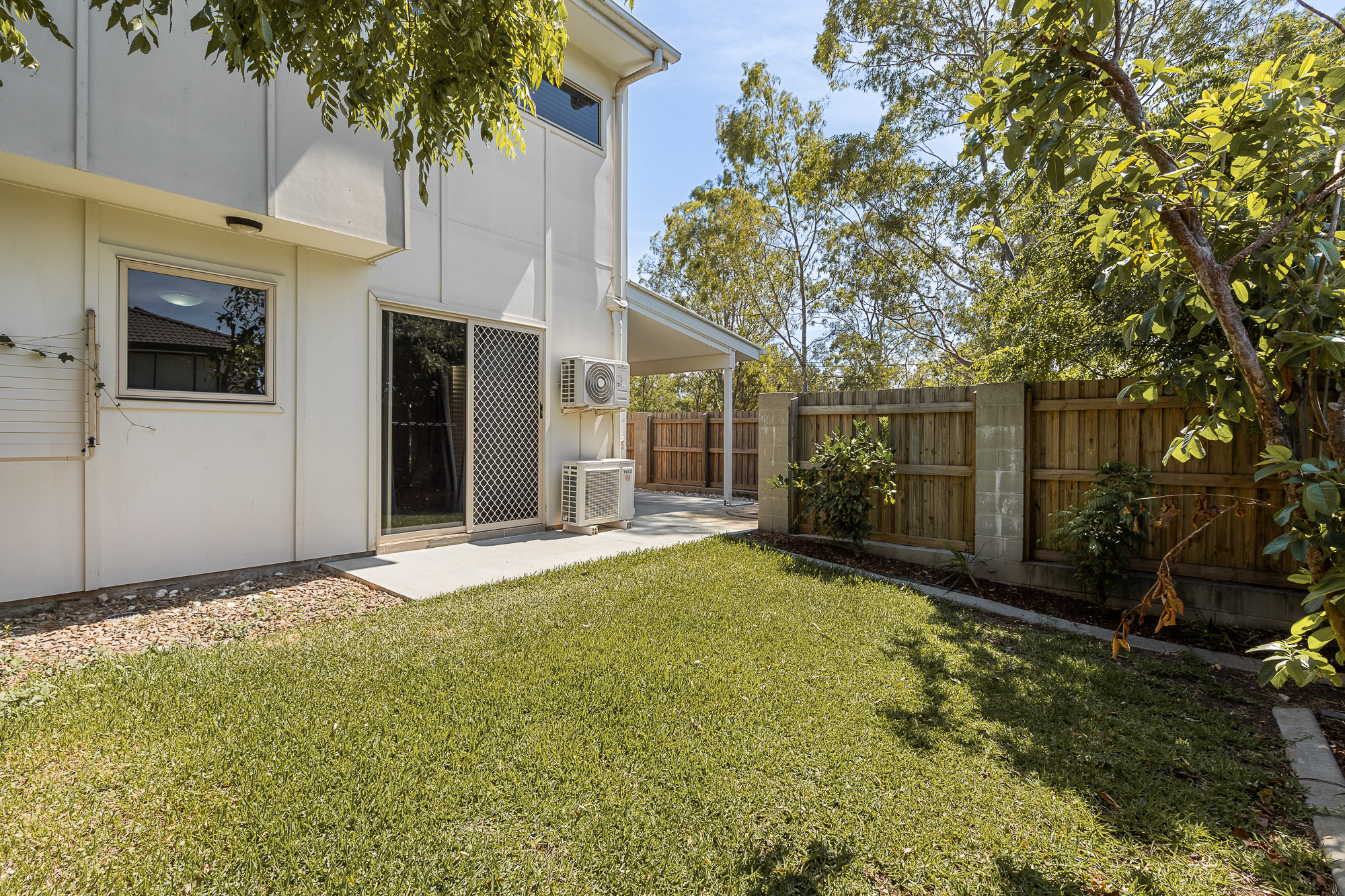 21 LACEY RD, CARSELDINE QLD 4034, 0 Kuwarto, 0 Banyo, Townhouse