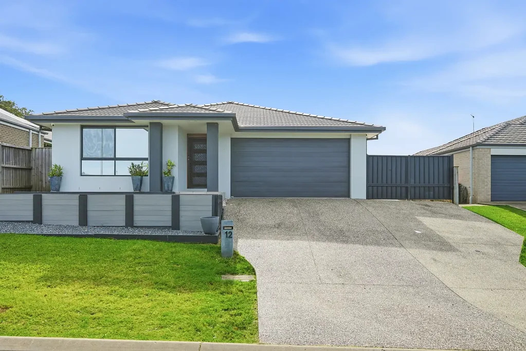 Thrumster 4房  Contemporary Comfort with Side Access & Parking