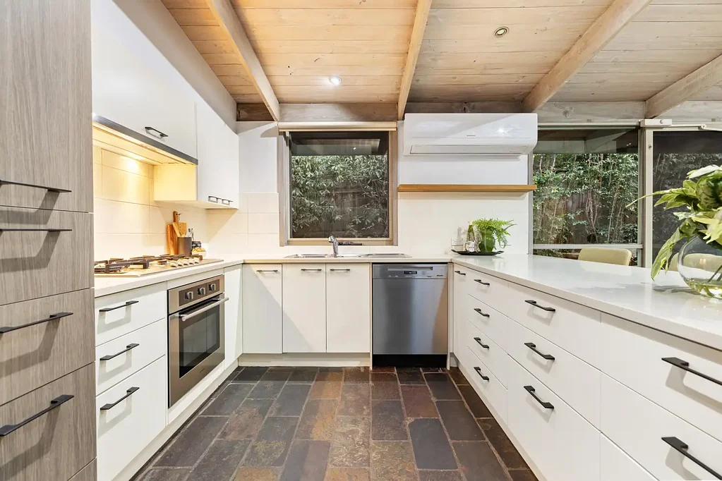 6 Alex Avenue, Wheelers Hill, VIC 3150
