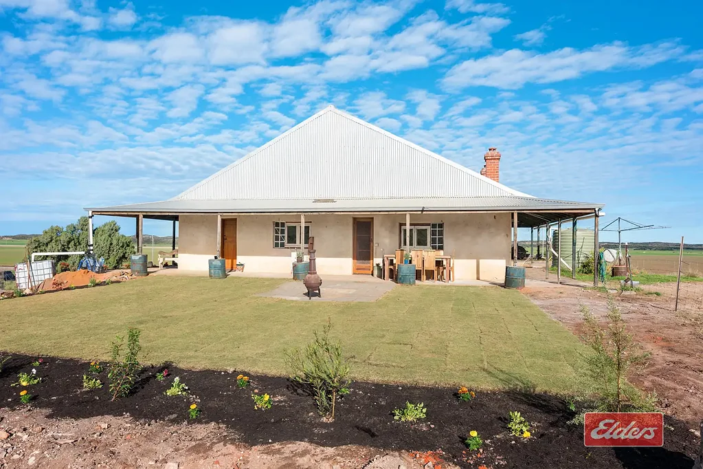 South Greenough 3침실 Country Charm Meets Off-Grid Independence
