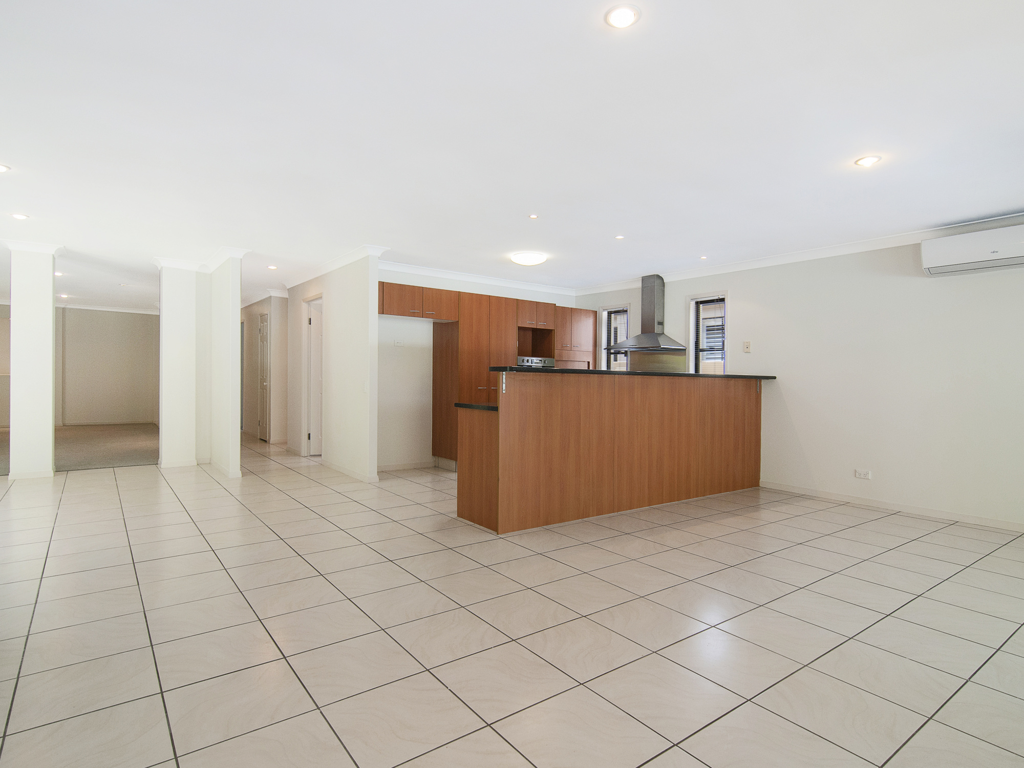 20 PORTREEVES PL, ARUNDEL QLD 4214, 0部屋, 0バスルーム, House