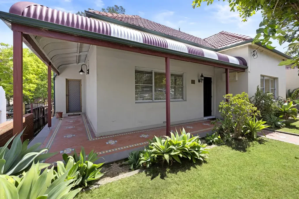 Petersham 3 Slaapkamer Special Offering - Grand Family 531sqm... AUCTION THIS SUNDAY