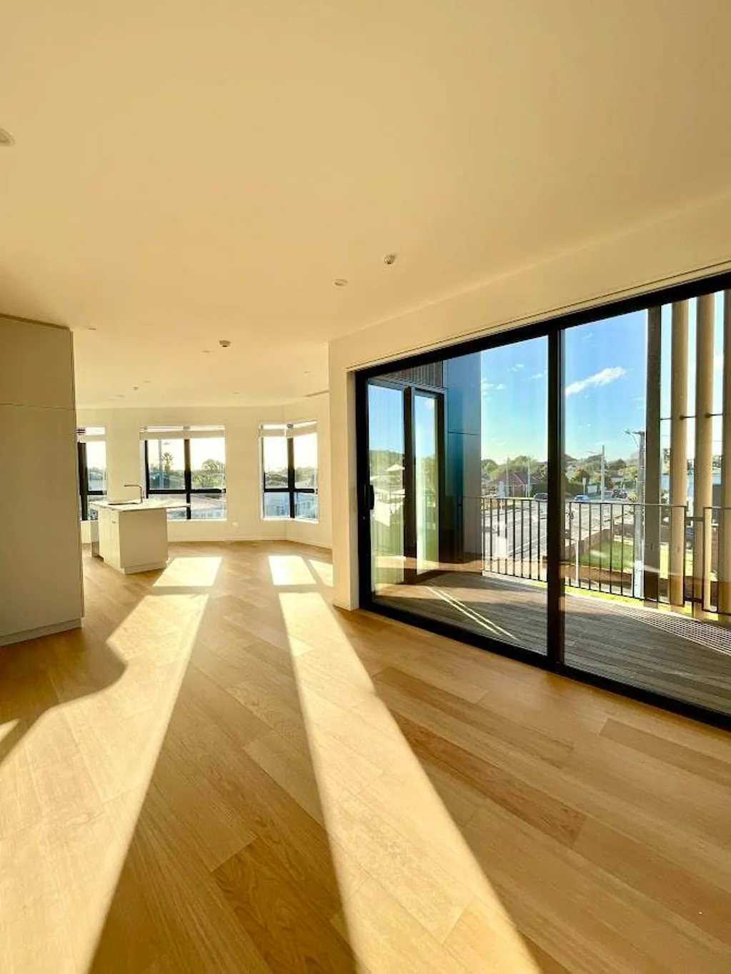 Modern 2 Bedroom Apartment with Premium Featur...