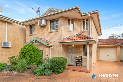 Cabramatta 3 Bedroom Supersized 3 Bedrooms Townhouse - Walk to Cabramatta CBD