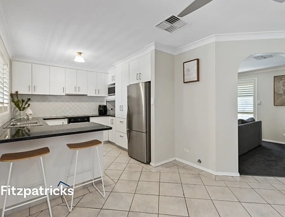 11 Kaldari Crescent, Glenfield Park, NSW 2650, 4部屋, 2バスルーム, House