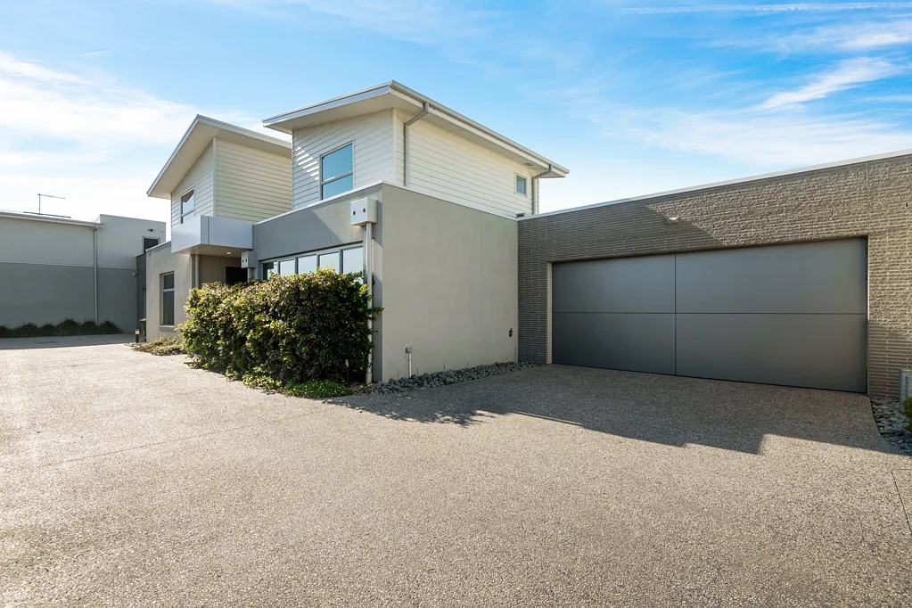 2/25 Turnberry Close, St Leonards, VIC 3223
