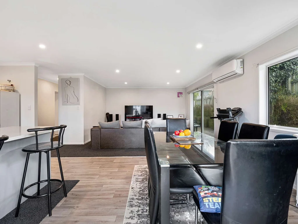 Western Heights 4ਬੈੱਡਰੂਮ Must Sell! Present All Offers!