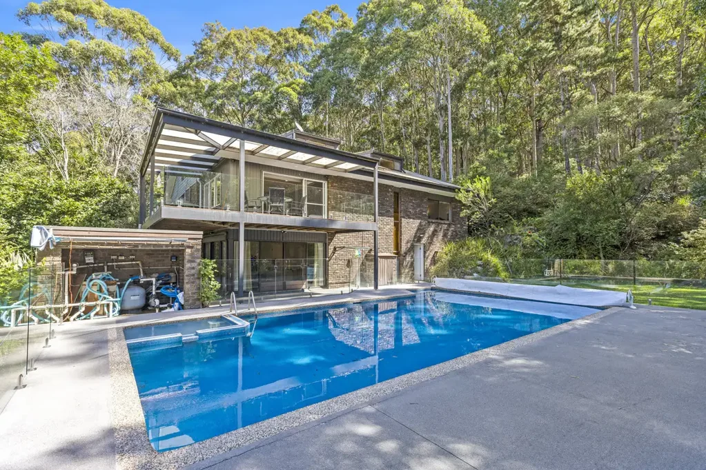 Glenning Valley 6غرفة نوم A Hidden Acreage Offering with Unmatched Presence