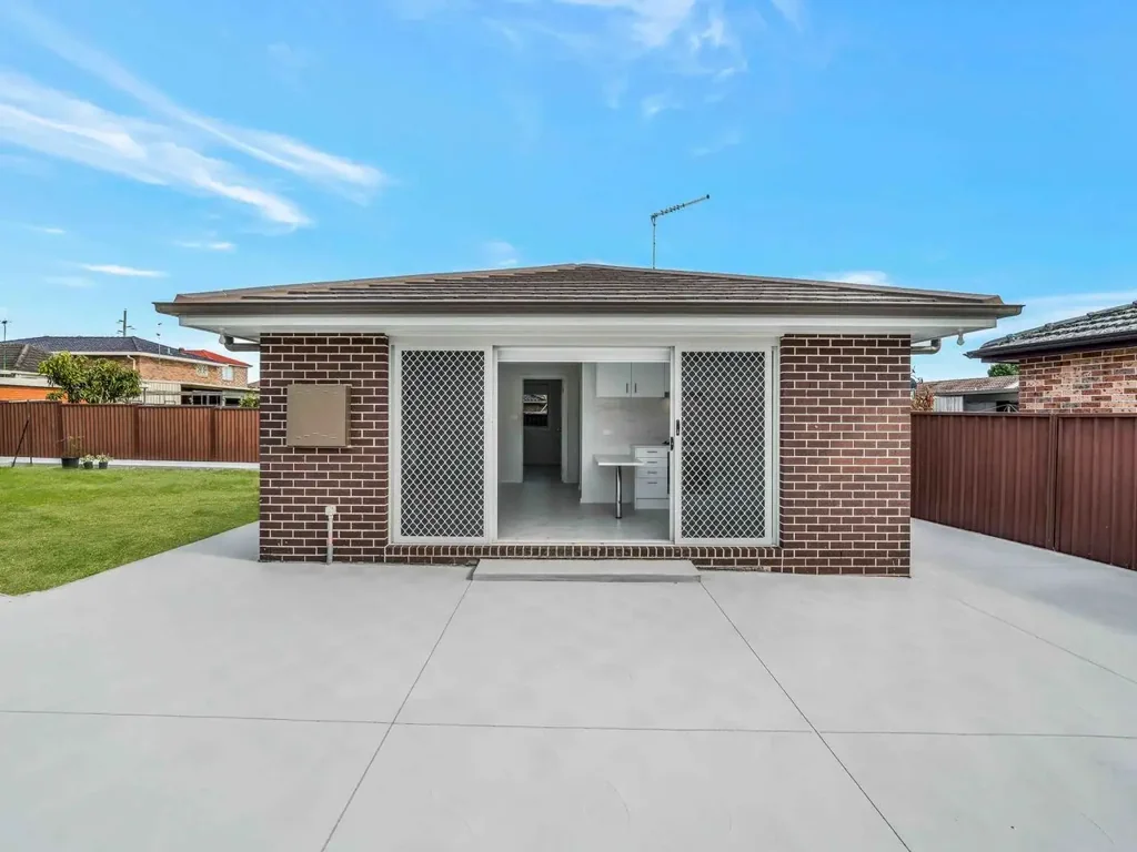 Charming Brand New 2-Bedroom Granny Flat