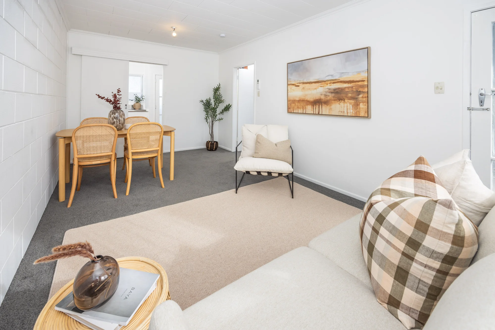 Hamilton East 1房  ENTRY LEVEL INVESTMENT -  7 % GROSS YIELD !