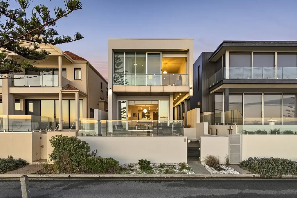 Henley Beach 4غرفة نوم Luxury Living on the Henley Beach Esplanade