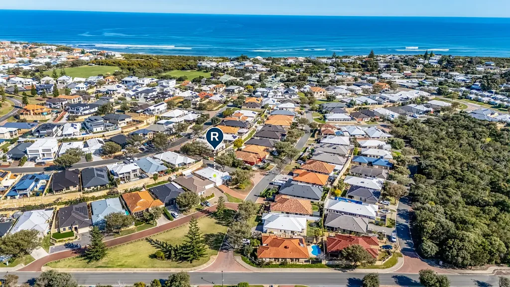 Wannanup 4房  Spacious Family Living in Port Bouvard