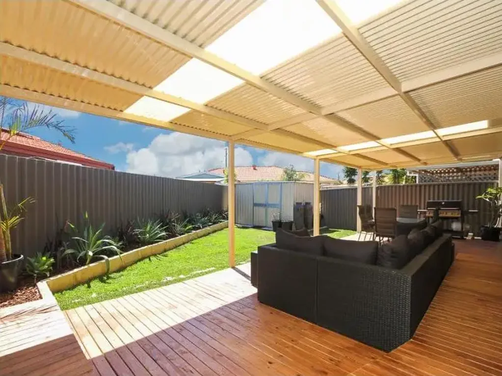 GORGEOUS RENOVATED VILLA WITH AMAZING ALFRESCO AREA IN PRIME LOCATION - 6 MONTHS ONLY