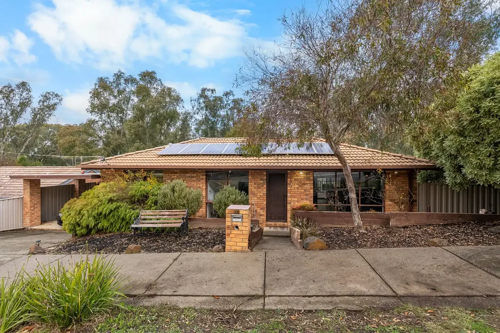 36 Hanley Crescent, Seymour, VIC 3660