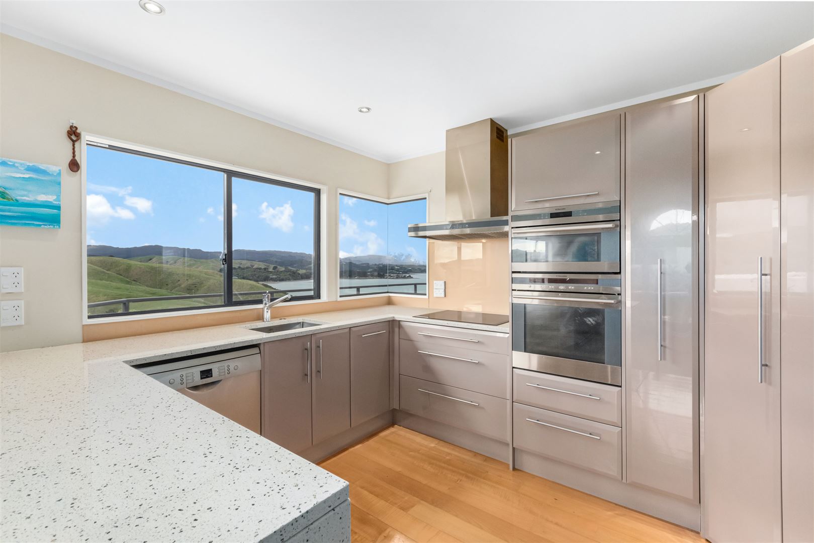 24 Saint Ives Drive, Camborne, Porirua, 4 chambres, 0 salles de bain