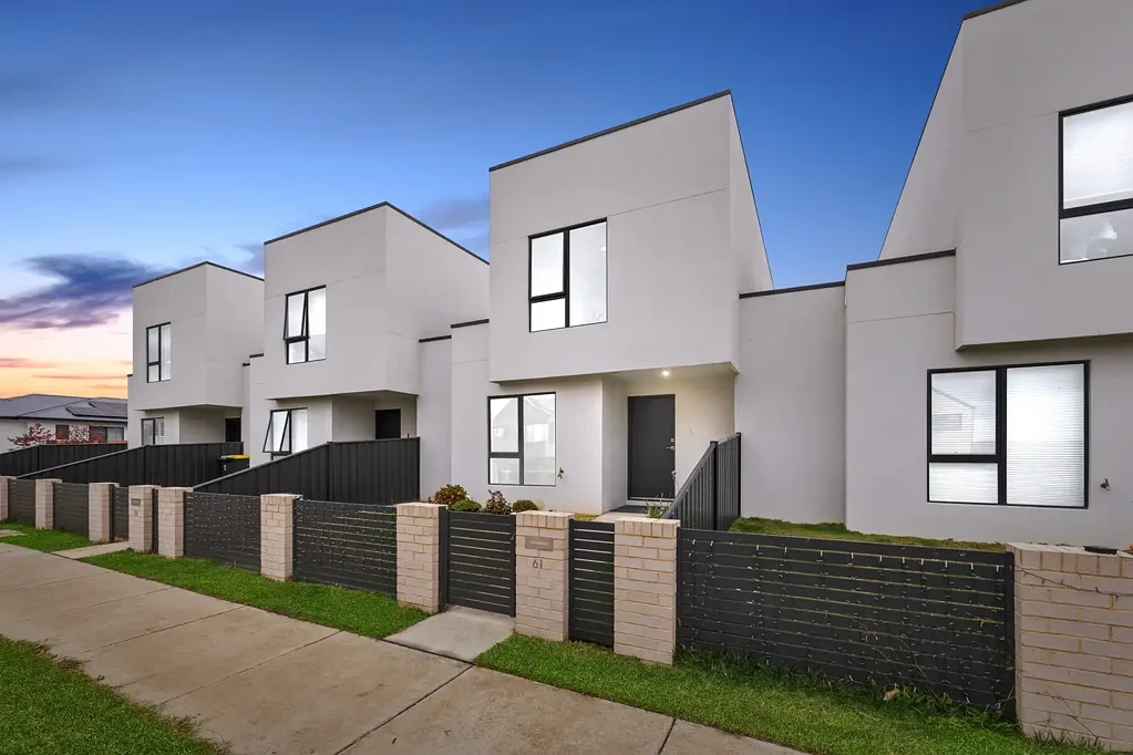 Strathnairn 3房  Modern Townhouse Living in Boutique Development