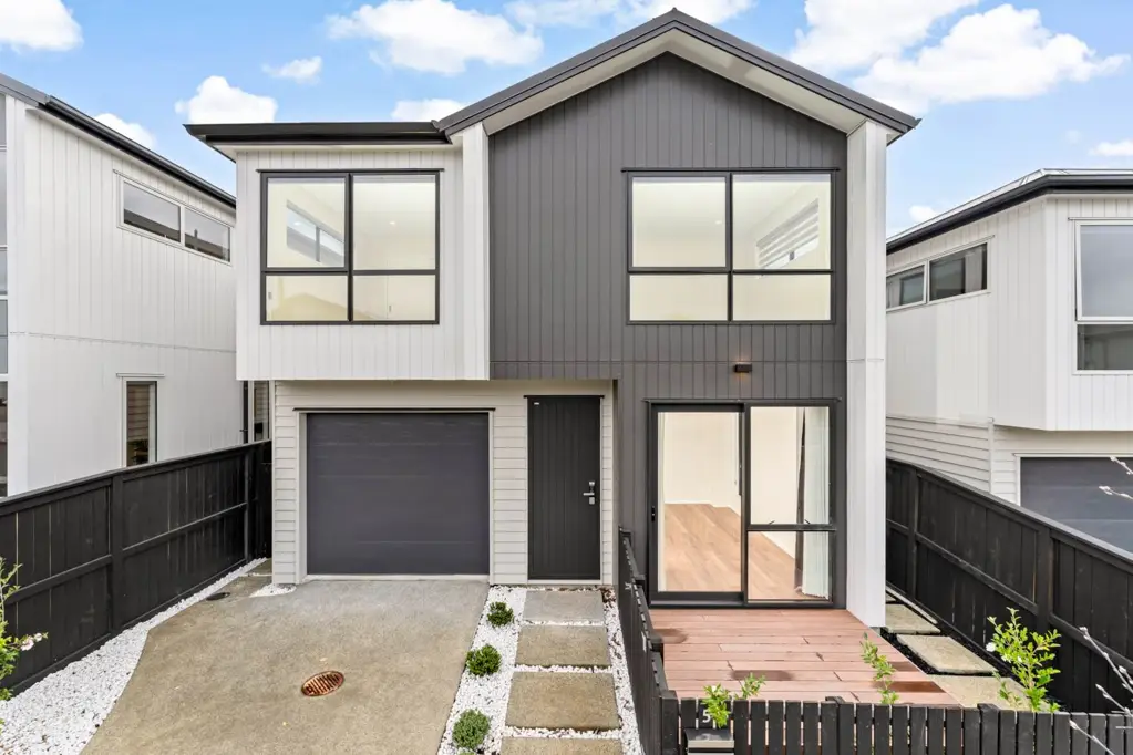 Hobsonville 3Phòng ngủ Brand-New, Sun-Drenched Corner Standalone Home