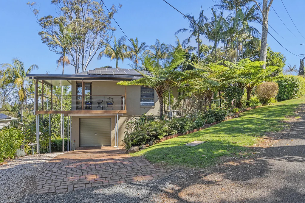 Tamborine Mountain Where Coastal Vistas Meet Mountain Charm: A Garden Sanctuary in Olde Eagle Heights