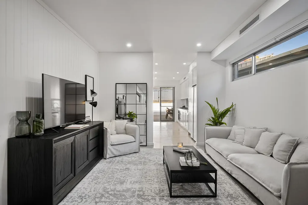 Bexley 4房 露台设计奢居 石质台面厨房 朝北庭院娱乐 硬木地板 主套房带套间 邻近学校交通 Effortless Luxury Living