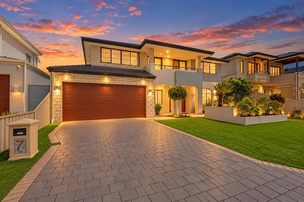 Secret Harbour 4कमरा Spacious Family Living in a Sought-After Coastal Location