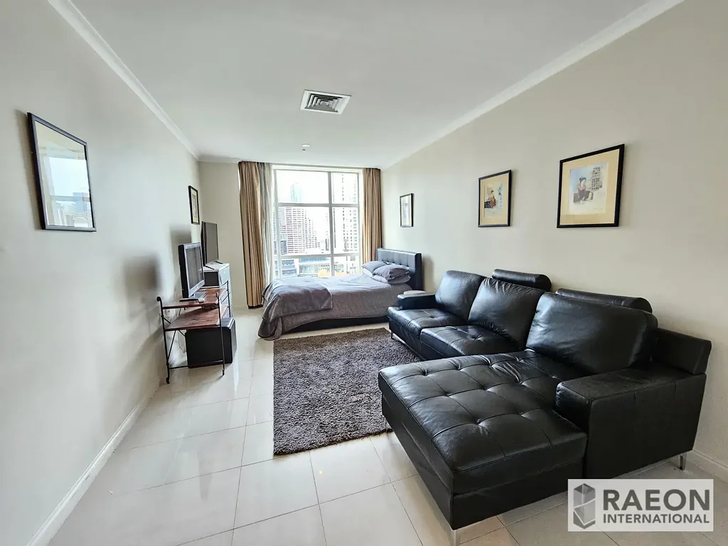 Fully Furnished Studio Apartment with Yarra River View - Bills Included