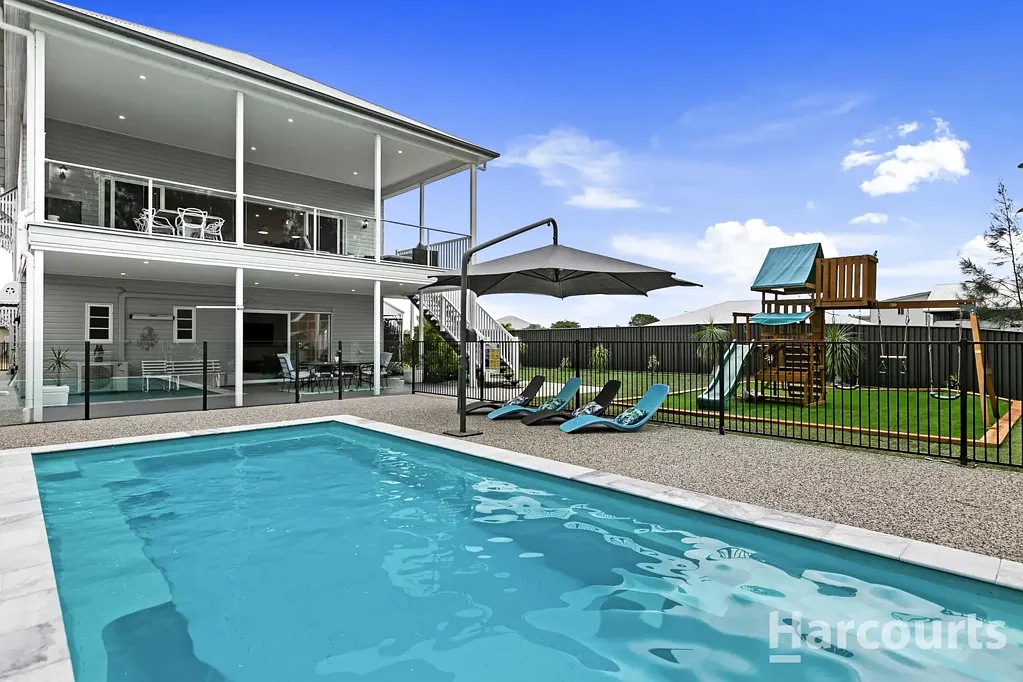 Burrum Heads 5ਬੈੱਡਰੂਮ Rare Beachfront Opportunity in Burrum Heads - Fully Furnished Hamptons-Style Queenslander!