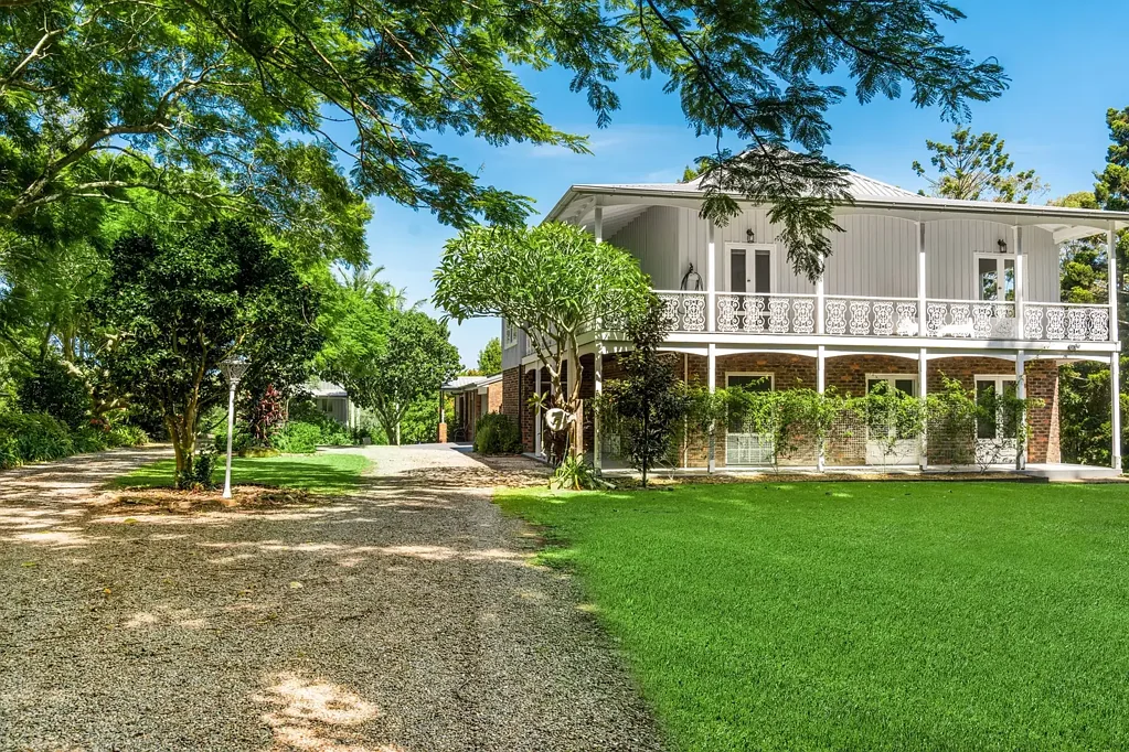 Terranora 7 Bedroom CHARACTER FILLED FAMILY HOME WITH LARGE GRANNY FLAT - Experience Unparalleled Tranquillity And Luxury