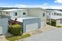 14/2 Photinia Crescent, Mountain Creek