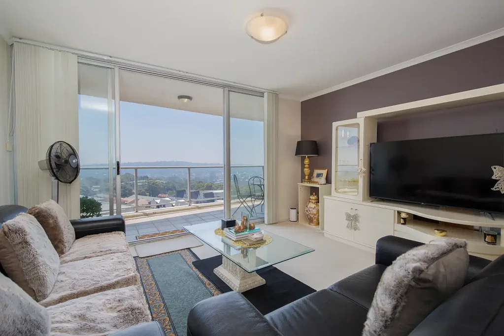 Charlestown 2Kwarto Immediate rental income plus rare dual parking in the heart of Charlestown