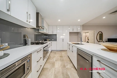 6A Beverley Street, Morley, WA 6062, 4房, 2浴, House