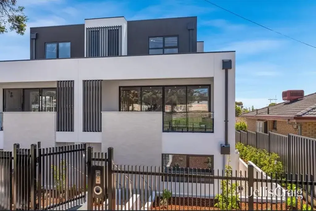 Sleek Brand New Townhouse
