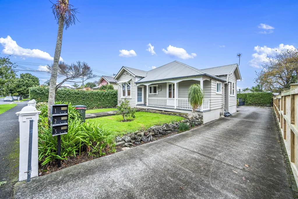 Mount Eden Character Mt Eden investment in three flats