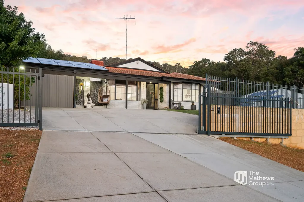 Kelmscott 4房  Stunning Clifton Hills Entertainer with Resort-Style Alfresco & Spacious Living!