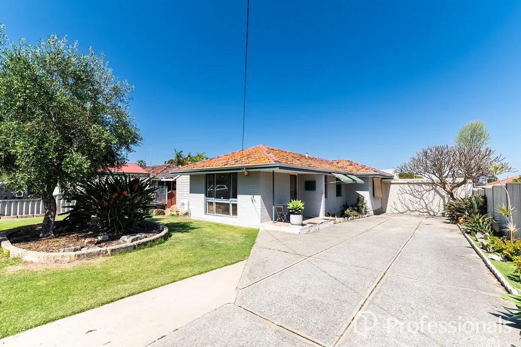 Girrawheen 3房  Spacious Block with development potential