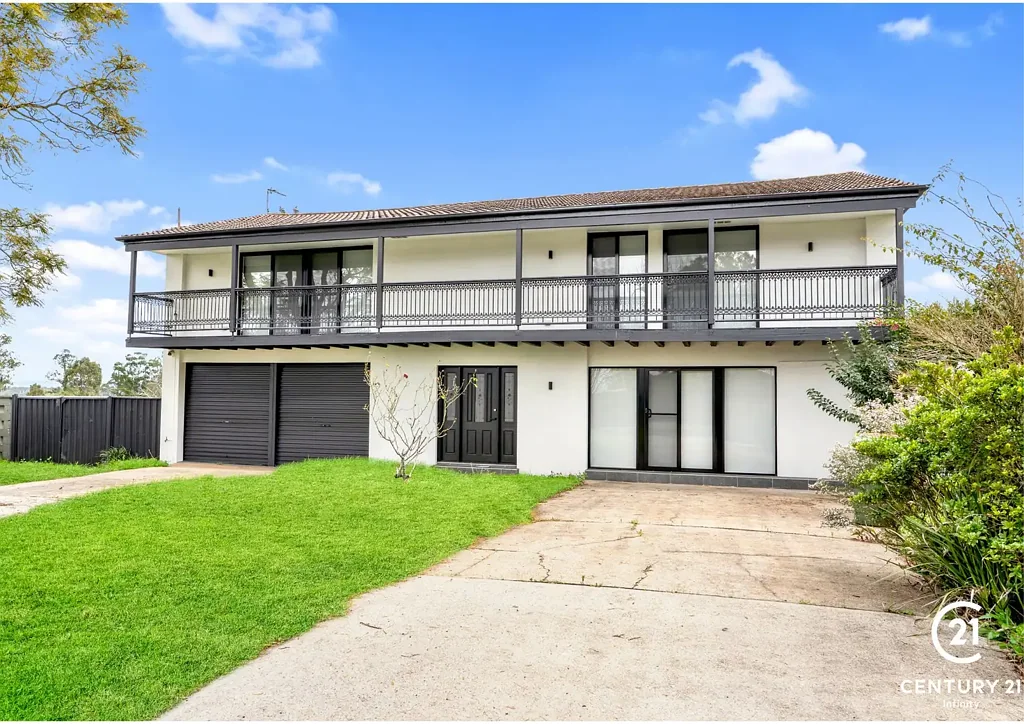 Freshly Renovated house for lease with Teenage Retreat & Golf Course View
